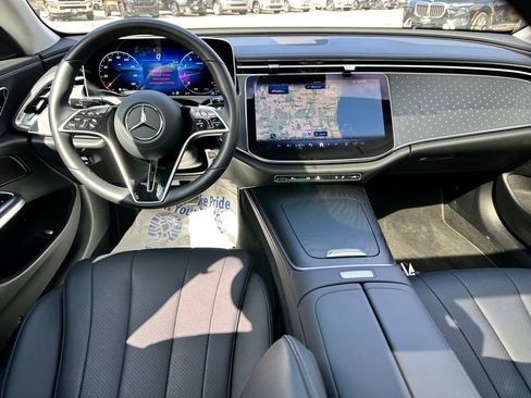 Used 2025 Mercedes-Benz E 350 4MATIC Sedan image 11