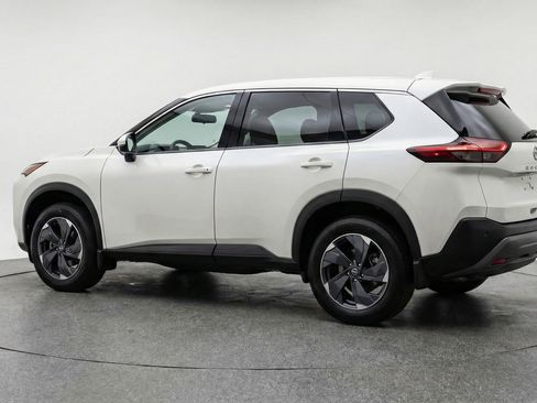 Used 2025 Nissan Rogue SV AWD/4WD image 6