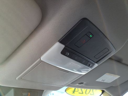 Used 2024 Nissan Rogue SV image 28