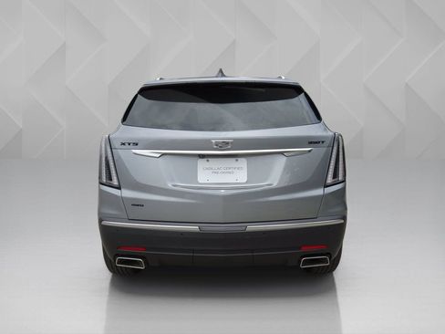 Certified 2024 Cadillac XT5 Luxury w/ LPO, Floor Liner Package AWD/4WD image 4