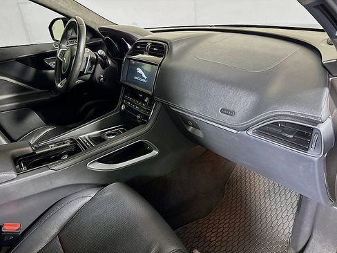 Used 2020 Jaguar F-PACE S AWD/4WD image 30