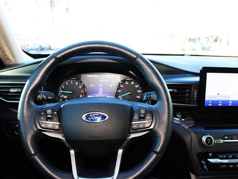 Used 2020 Ford Explorer Limited w/ Class III Trailer Tow Package image 31