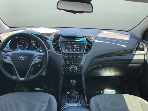 Used 2018 Hyundai Santa Fe SE FWD image 10