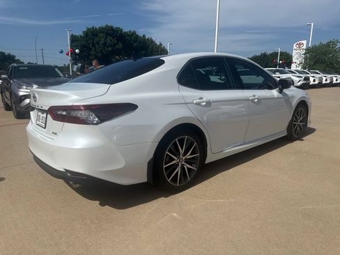 Used 2023 Toyota Camry XLE FWD image 5