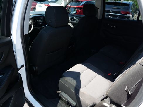 Used 2018 Chevrolet Traverse LS FWD image 18
