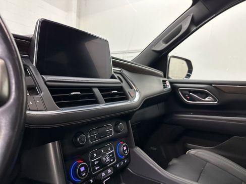 Used 2023 Chevrolet Suburban Premier image 29