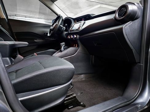 Used 2025 Nissan Kicks Play S image 34