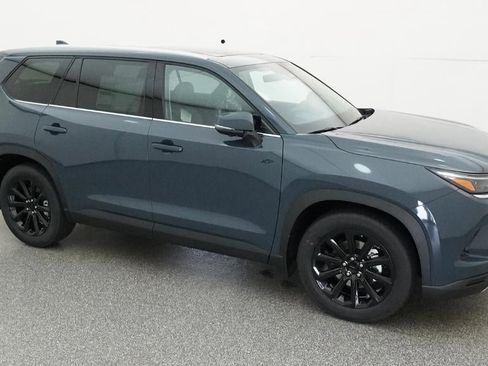 New 2026 Toyota Grand Highlander Limited FWD image 34