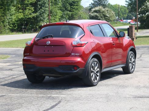 Used 2017 Nissan Juke SV w/ Interior Illumination Package AWD/4WD image 5