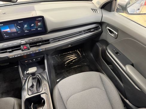 Used 2025 Kia K4 FWD image 34