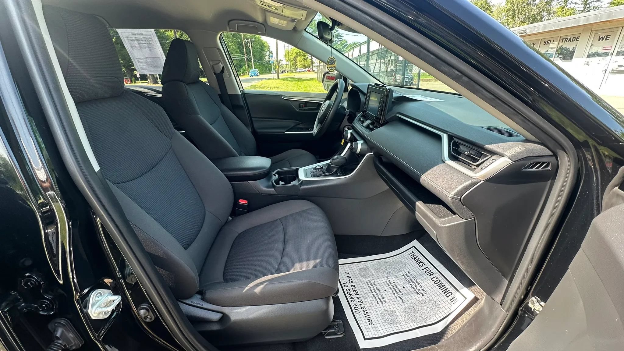 Used 2020 Toyota RAV4 LE AWD/4WD image 32
