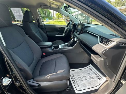 Used 2020 Toyota RAV4 LE AWD/4WD image 32