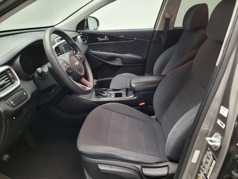 Used 2017 Kia Sorento FWD image 17