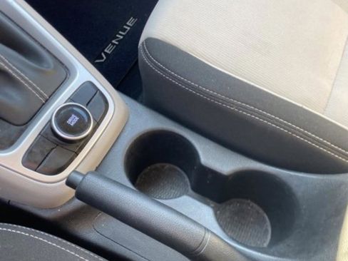 Used 2023 Hyundai Venue SEL image 24