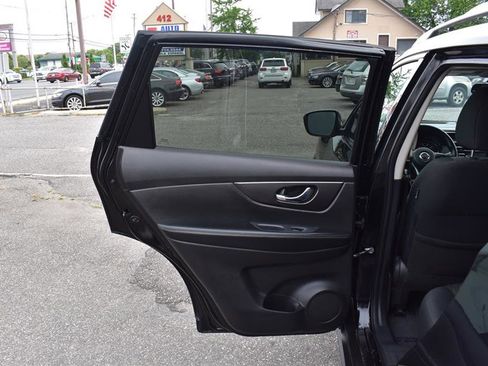 Used 2017 Nissan Rogue S w/ S Appearance Package image 20