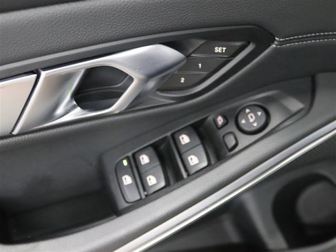 Used 2019 BMW 330i xDrive Sedan w/ Premium Package image 40