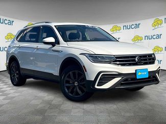 Used 2022 Volkswagen Tiguan SE w/ Panoramic Sunroof Package image 1
