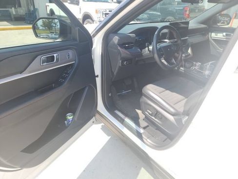 Used 2025 Ford Explorer ST-Line AWD/4WD image 26