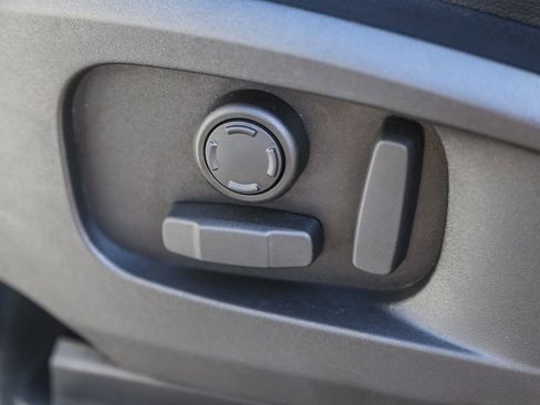 Used 2023 Land Rover Defender 110 X-Dynamic SE image 23