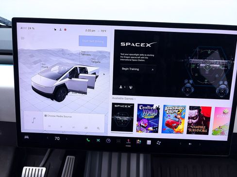 Used 2024 Tesla Cybertruck AWD Crew Cab image 7