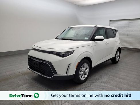 Used 2025 Kia Soul LX image 1