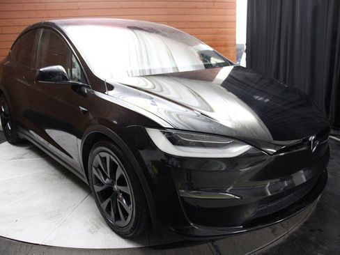 Used 2023 Tesla Model X image 15