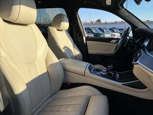 Used 2022 BMW X7 xDrive40i image 27