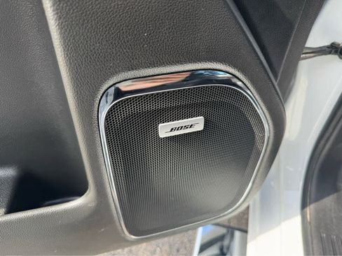 Used 2018 GMC Sierra 1500 SLT w/ SLT Premium Package image 16