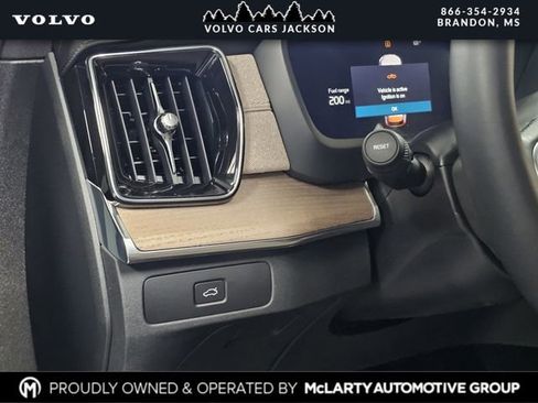 New 2026 Volvo XC90 B6 Plus w/ Protection Package Premier image 22