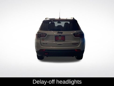 Used 2025 Jeep Compass Trailhawk AWD/4WD image 17