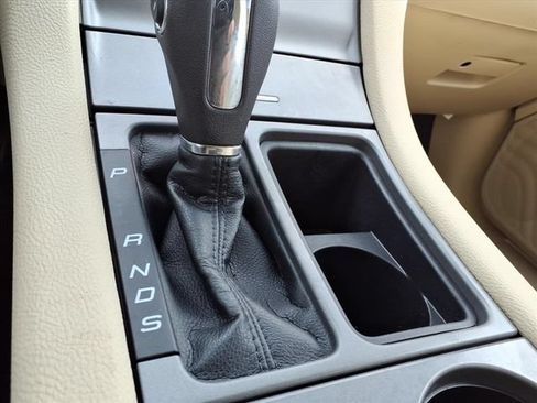 Used 2018 Ford Taurus SE FWD image 26