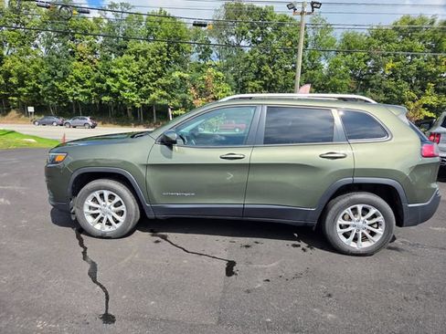 Used 2020 Jeep Cherokee Latitude w/ Advanced Safety Group AWD/4WD image 12