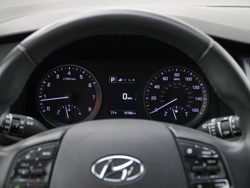 Used 2018 Hyundai Tucson Sport w/ Cargo Package FWD image 21