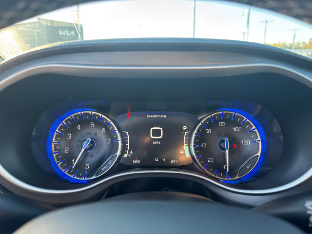 New 2027 Chrysler Pacifica Select w/ Family Tech Group FWD image 17