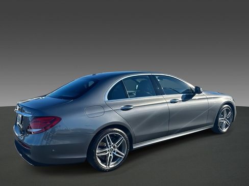 Used 2019 Mercedes-Benz E 450 4MATIC Sedan w/ Driver Assistance Package image 2