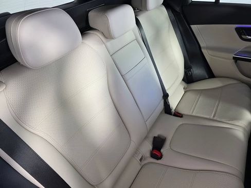Used 2026 Mercedes-Benz GLC 300 image 24