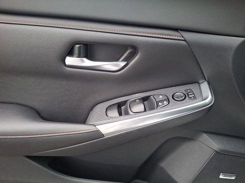 Used 2020 Nissan Sentra SR w/ Premium Package image 13