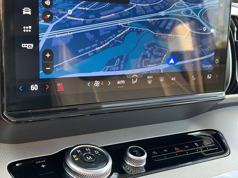 Used 2025 Ford Expedition Active AWD/4WD image 29