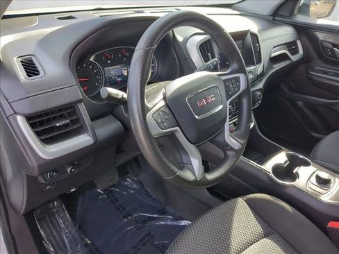 Used 2024 GMC Terrain SLE image 10