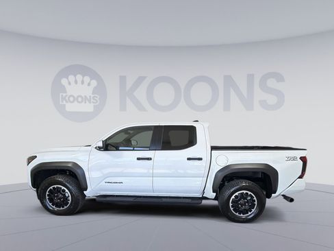 Used 2025 Toyota Tacoma TRD Off-Road w/ TRD Off Road Premium Package image 2