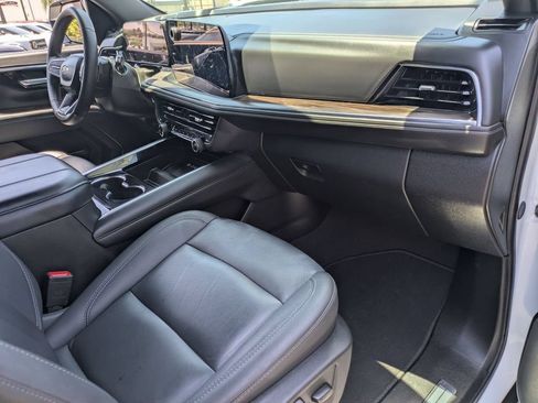 Used 2025 Chevrolet Tahoe LT AWD/4WD image 29