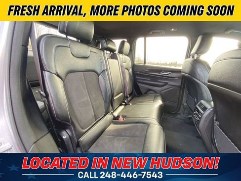 Used 2025 Jeep Grand Cherokee Altitude image 25