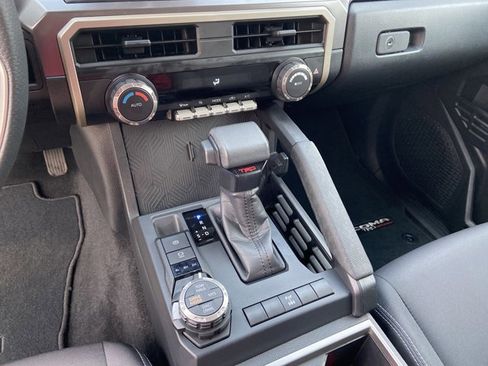 Used 2025 Toyota Tacoma SR5 image 39