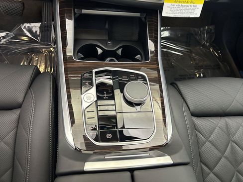 New 2026 BMW X5 xDrive40i w/ Climate Comfort Package AWD/4WD image 11