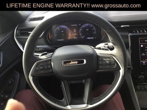 Used 2025 Jeep Grand Cherokee Altitude AWD/4WD image 27