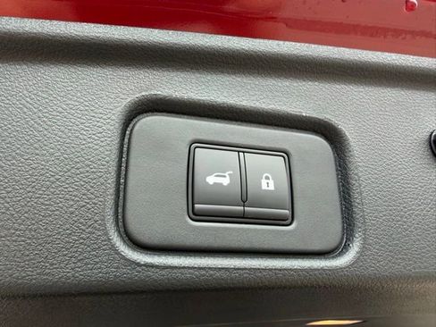 New 2026 Nissan Pathfinder SV image 9