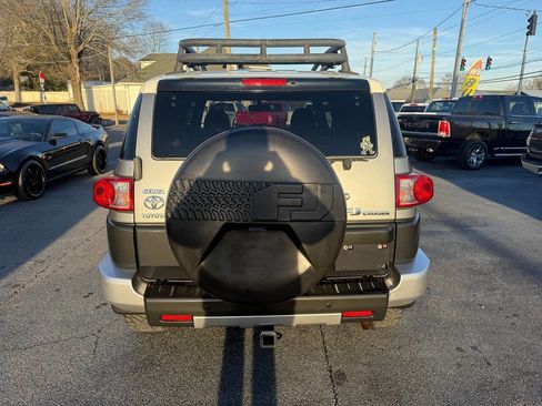 Used 2010 Toyota FJ Cruiser 4WD image 5