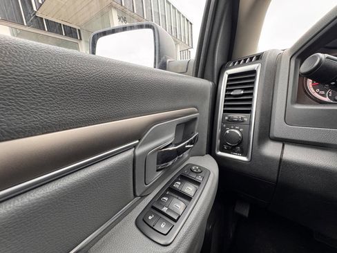 Used 2017 RAM 1500 Classic SLT image 23