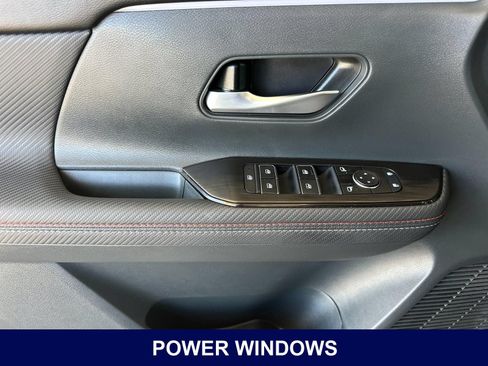 Used 2025 Nissan Kicks SR FWD image 13