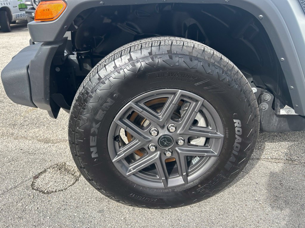 Used 2026 Jeep Wrangler Unlimited Sport AWD/4WD image 17